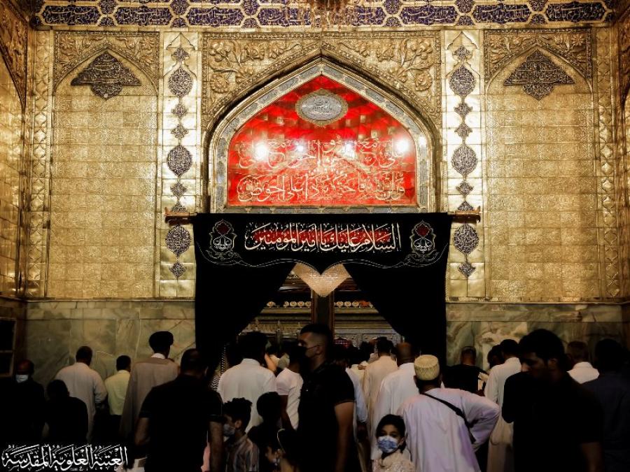 نشر معالم الحزن في رحاب مرقد أمير المؤمنين (ع) لإحياء ذكرى شهادته الأليمة + صور