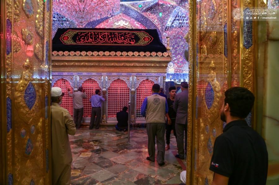 نشر معالم الحزن في رحاب مرقد أمير المؤمنين (ع) لإحياء ذكرى شهادته الأليمة + صور