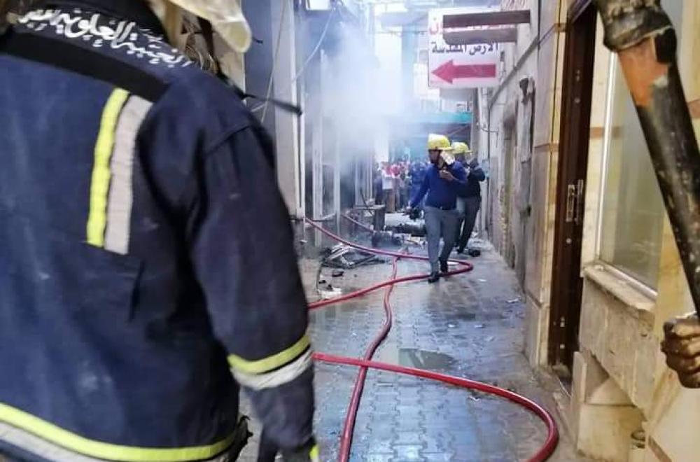 فرق الدفاع المدني في العتبة العلوية تساهم في إخماد حريق اندلع في المدينة القديمة في النجف الأشرف