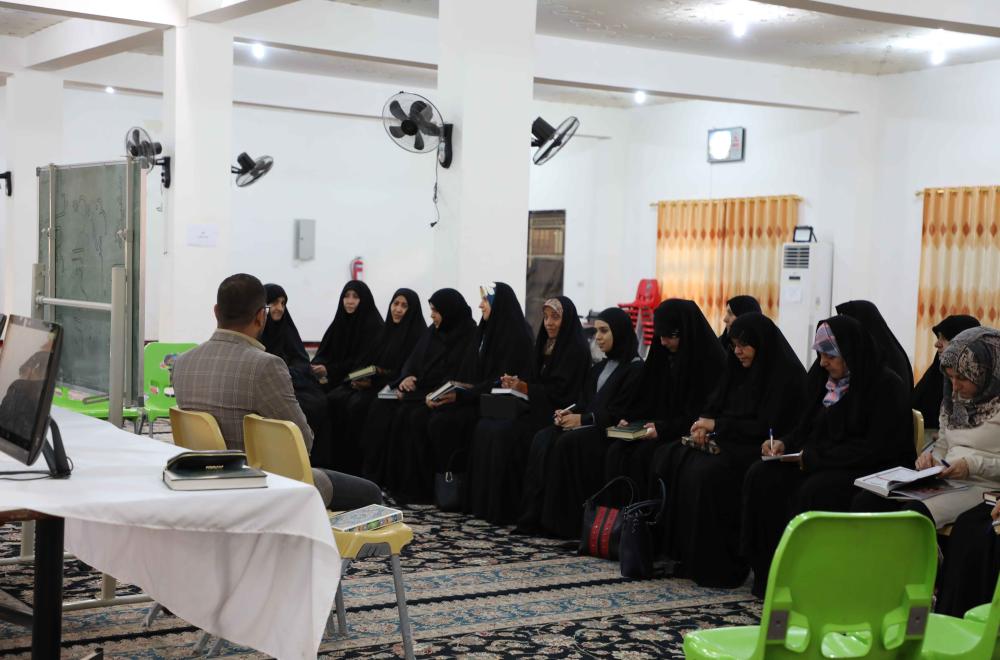 برعاية العتبة العلوية المقدسة انطلاق الدورة التخصصية لإعداد معلمات تدريس القرآن الكريم 