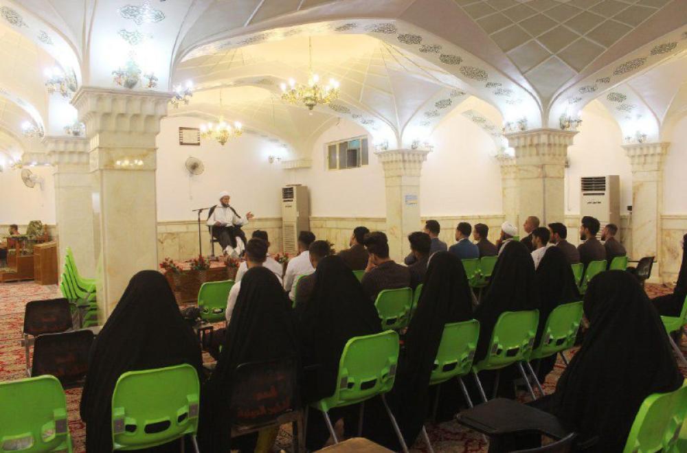 العتبة العلوية المقدسة ترعى محفل تخرج طلبة جامعة الامام الكاظم (عليه السلام)