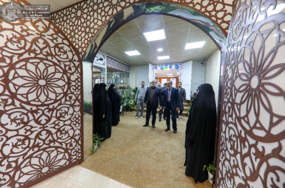 شعبة الرسم على الزجاج توسع جناح منتجاتها في مركز البيع المباشر بصحن الإمام الحسين (ع)
