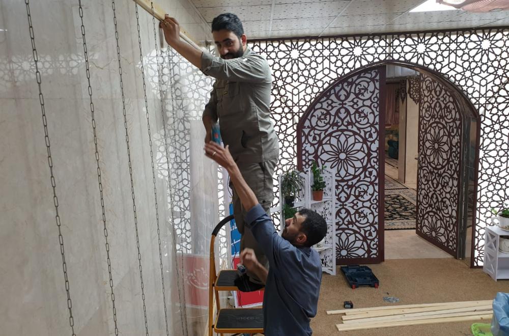 شعبة الرسم على الزجاج توسع جناح منتجاتها في مركز البيع المباشر بصحن الإمام الحسين (ع)