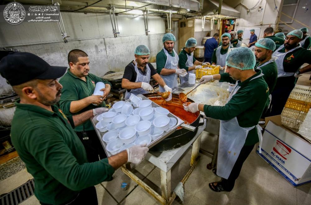 مضيف الزائرين في العتبة العلوية : توزيع أكثر من (80) ألف وجبة طعام للزائرين في ليلة ويوم عيد الغدير الأغر