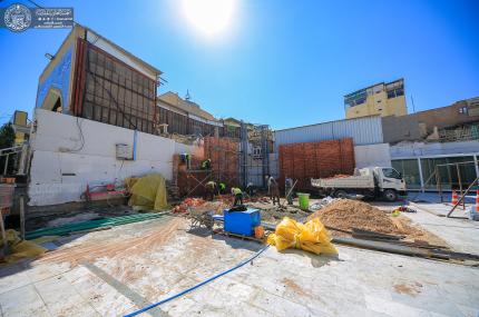 الشؤون الهندسية والفنية في العتبة العلوية تستمر في أعمال تحديث المنطقة المحيطة بالعتبة المقدسة ( صور )