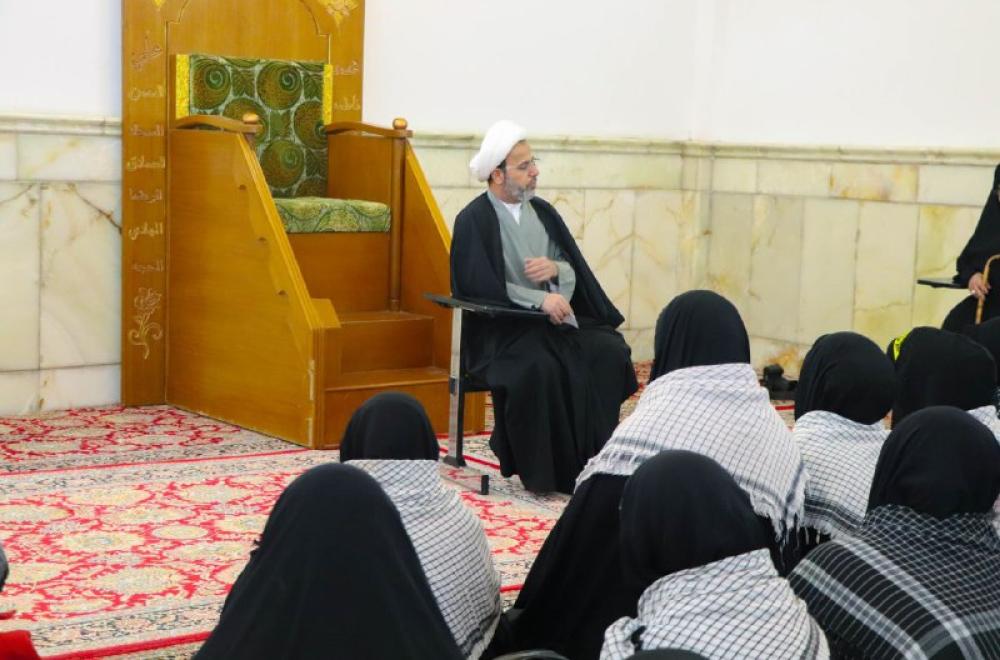 قسم الشؤون الدينية في العتبة العلوية يستضيف عددا من عوائل شهداء محافظة بغداد 