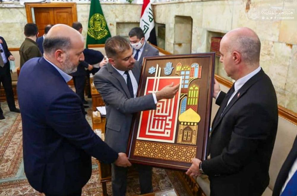 السفير التركي الجديد في العراق يتشرف بزيارة مرقد أمير المؤمنين (عليه السلام)