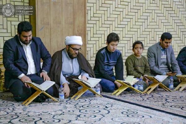 مركز القرآن الكريم في العتبة العلوية المقدسة يزور الجلسة القرآنية في مسجد السهلة