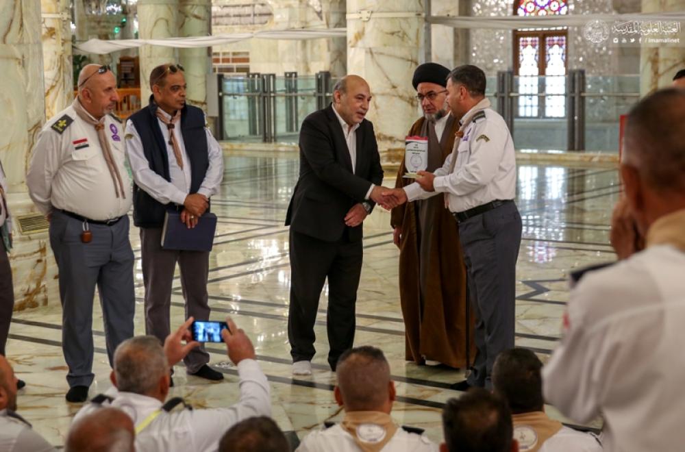 كشافة العراق يتشرفون بزيارة مرقد أمير المؤمنين (عليه السلام)
