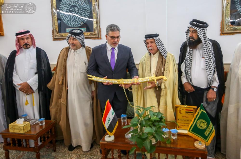 وفد زعماء قبائل العراق يكرم الأمين العام للعتبة العلوية المقدسة