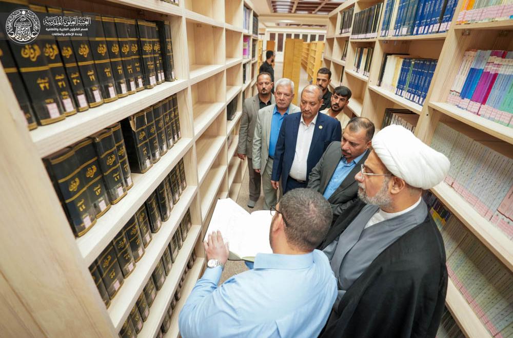 مكتبة الروضة الحيدرية تقيم ندوة نقاشية فكرية لطلبة وأساتذة كلية الإمام الكاظم (ع)
