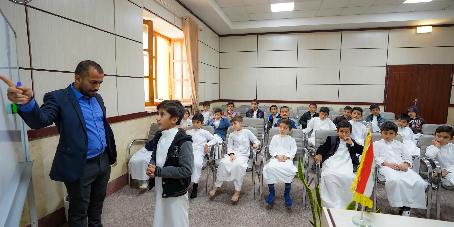 شعبة دار القرآن الكريم تقيم دورة تعليمية للبراعم من دولة باكستان المقيمين في النجف الأشرف 