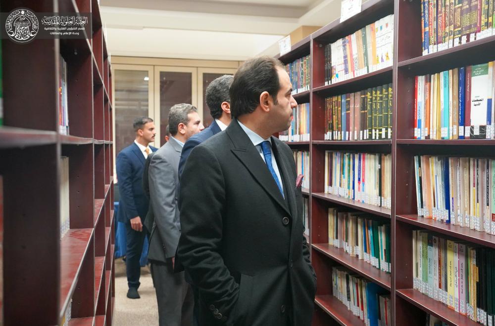 وفد مجلس حكماء المسلمين من مصر يزور مكتبة الروضة الحيدرية