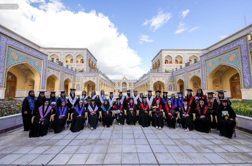 العتبة العلوية المقدسة ترعى حفل تخرُّج لمجموعة من طلبة الجامعات العراقية 