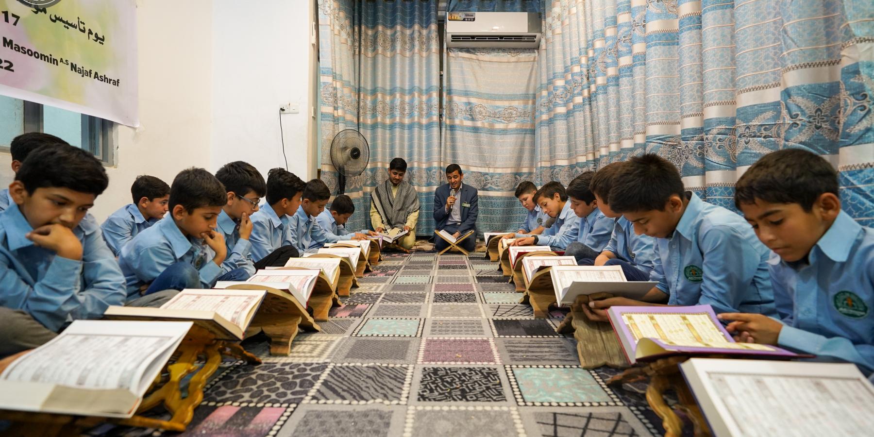 سبعون طالباً لحفظ وتلاوة القرآن الكريم من الهند وباكستان في ضيافة العتبة العلوية المقدسة 