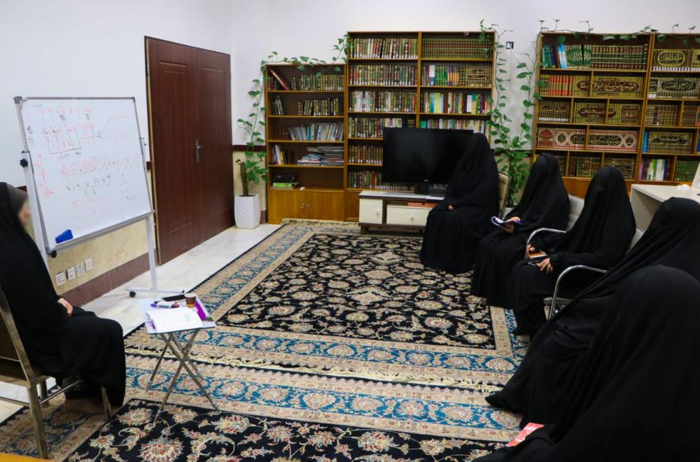 وحدة القرآن الكريم النسوية تقيم ورشاً إلكترونية قرآنية تخصصية  