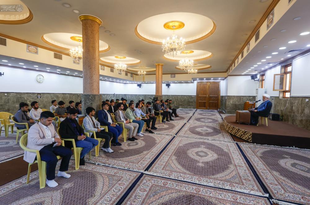 200 طالب من جامعتي الموصل و المثنى  في ضيافة العتبة العلوية المقدسة   