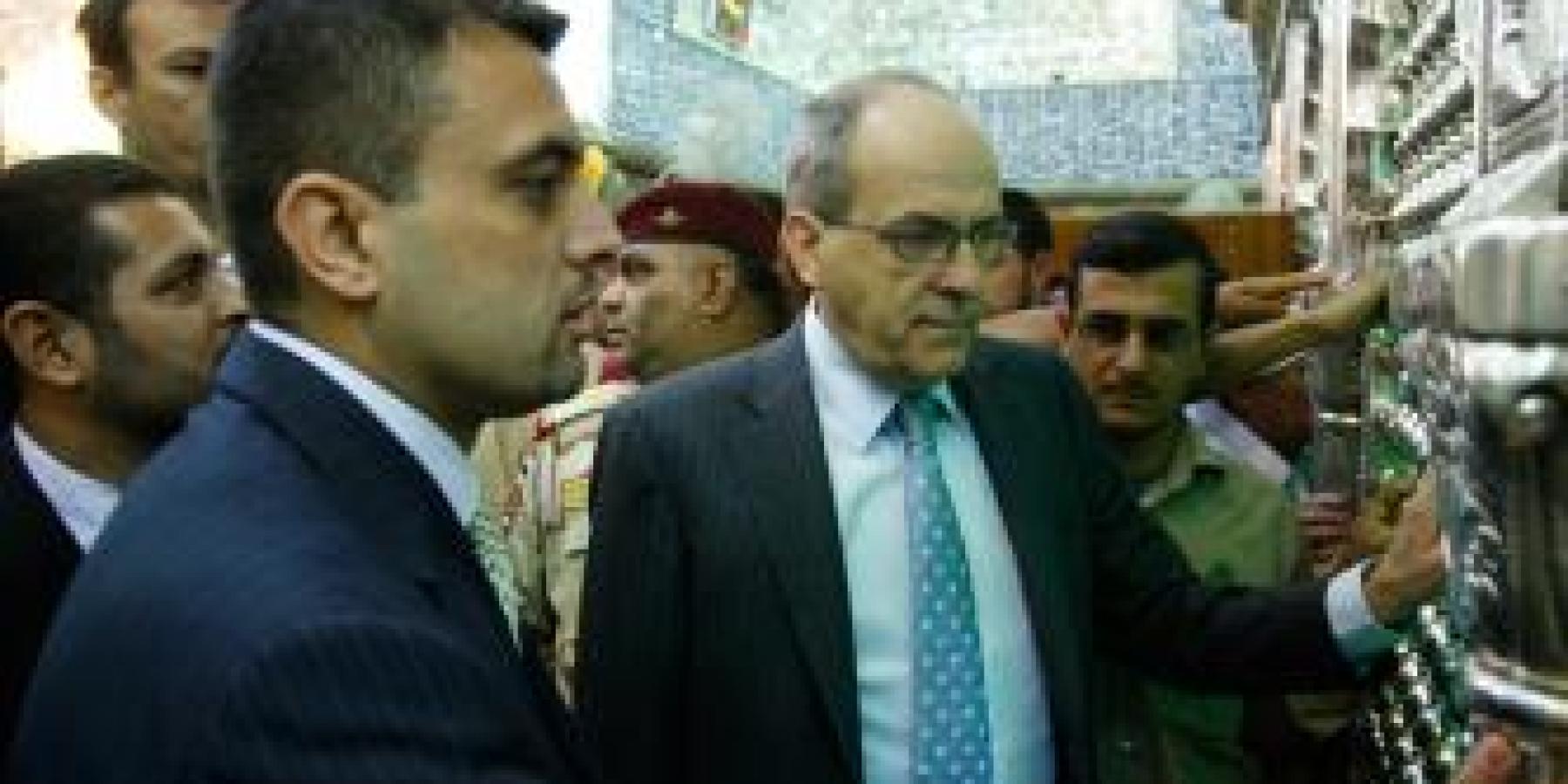 تشرف اد ملكيرت ممثل الامم المتحدة في العراق بزيارة العتبة العلوية