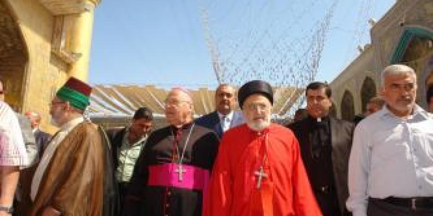 تشرف وفد الطوائف المسيحية في العراق بزيارة مرقد امير المؤمنين (عليه السلام)