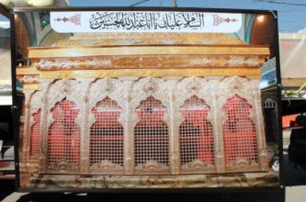 العتبة العلوية المقدسة تستضيف الشباك الجديد لضريح الإمام الحسين عليه السلام وتشارك في فعاليات نقله إلى كربلاء