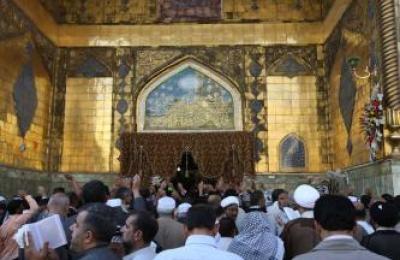 آلاف الزائرين يتشرفون بإحياء عيد النيروز بالعتبة العلوية المقدسة