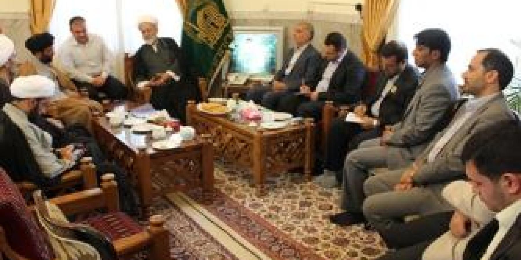 الأمين العام للعتبة العلوية المقدسة والوفد المرافق له يلتقي بالمسؤولين في جامعة الإمام الرضا عليه السلام