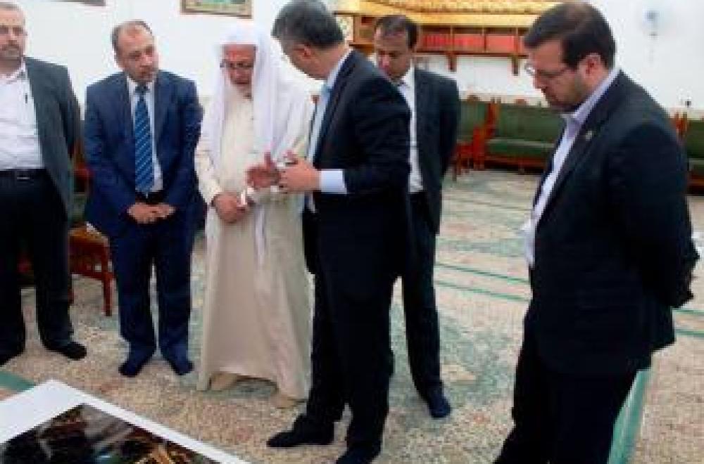 رئيس ديوان الوقف الشيعي يزور العتبة العلوية المقدسة للإطلاع على التصاميم الاخيرة للمشاريع المستقبلية