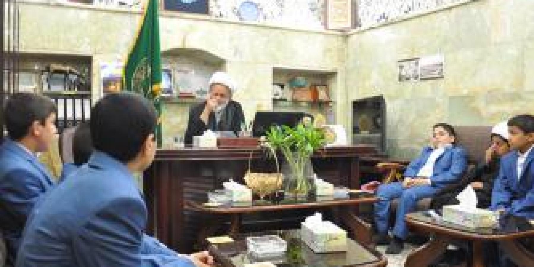 الأمين العام للعتبة العلوية المقدسة يحتفي بفرقة البراعم الموهوبين في دار القرآن الكريم