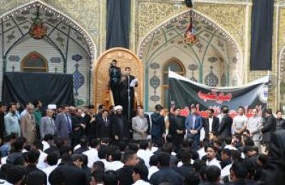 موكب الجامعة الاسلامية يجدِّد العزاء الحسيني في رحاب أمير المؤمنين عليه السلام 