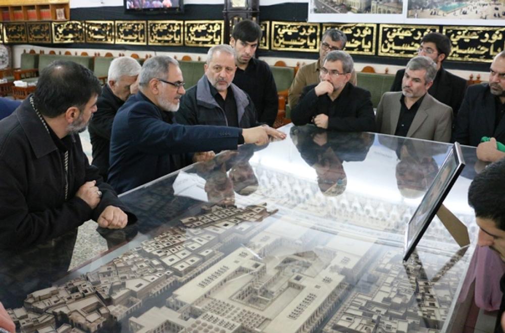 وفد ايراني يتشرف بزيارة الحرم الطاهر لأمير المؤمنين (عليه السلام)