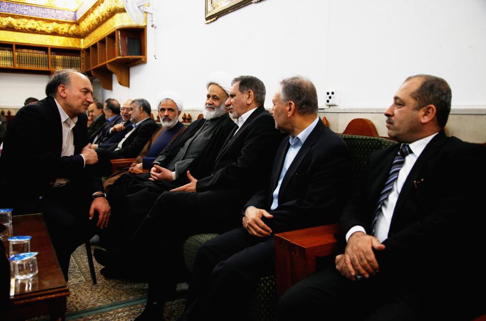نائب الرئيس الإيراني والوفد المرافق له يتشرف بزيارة الحرم الطاهر لأمير المؤمنين (عليه السلام)