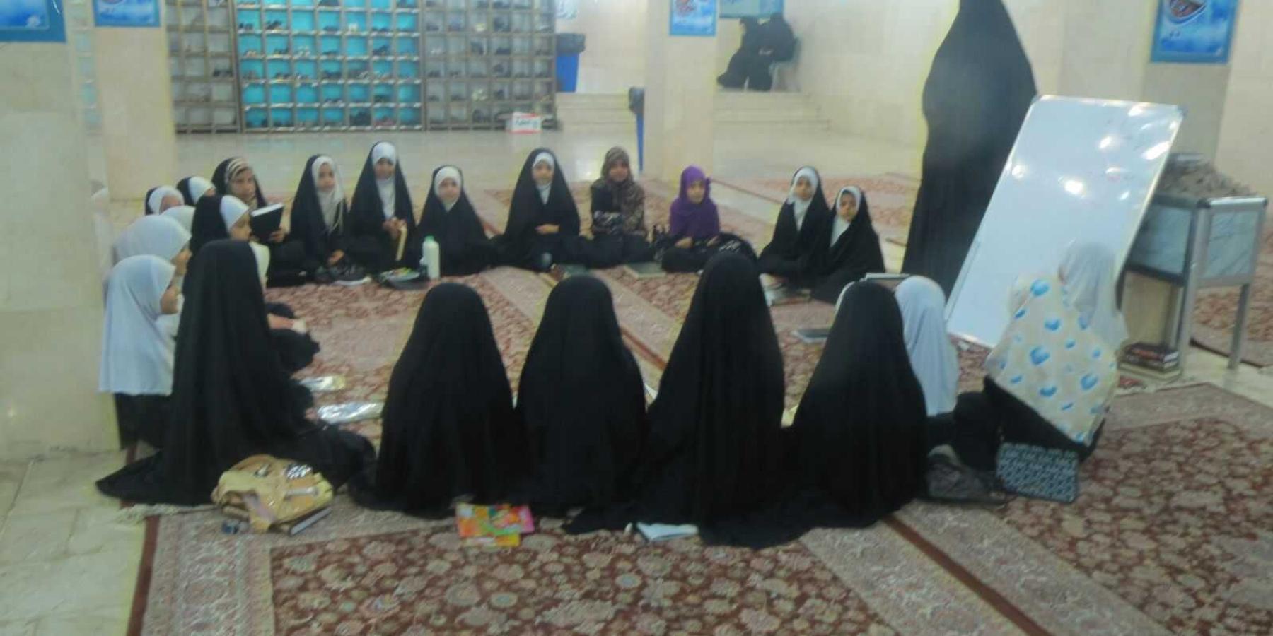 القسم النسوي في العتبة العلوية المقدسة يبدأ بتنفيذ حملة الختمات القرآنية وتصحيح سورة المباركة الفاتحة