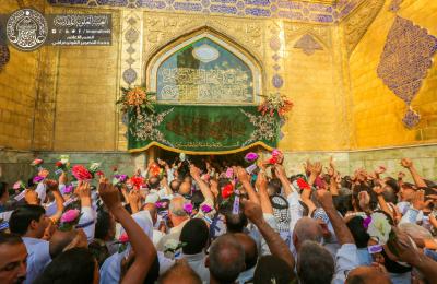 ابتهاجاً بعيد الغدير الأغرّ : العتبة العلوية المقدسة تهدي زائريها (10) ألاف وردة مطرّزة بحكم أمير المؤمنين(عليه السلام) 