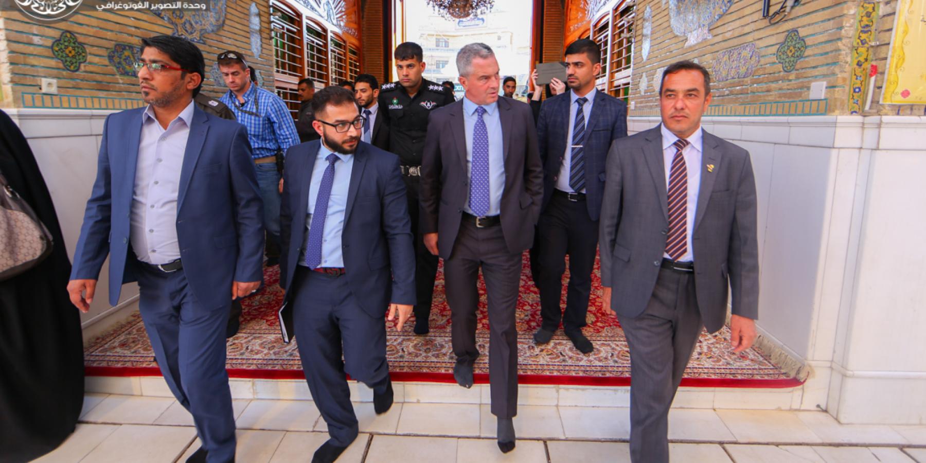 القائم بأعمال السفارة الكندية في العراق : زيارة مرقد الإمام علي (ع) تجربة مشرفة لنا 