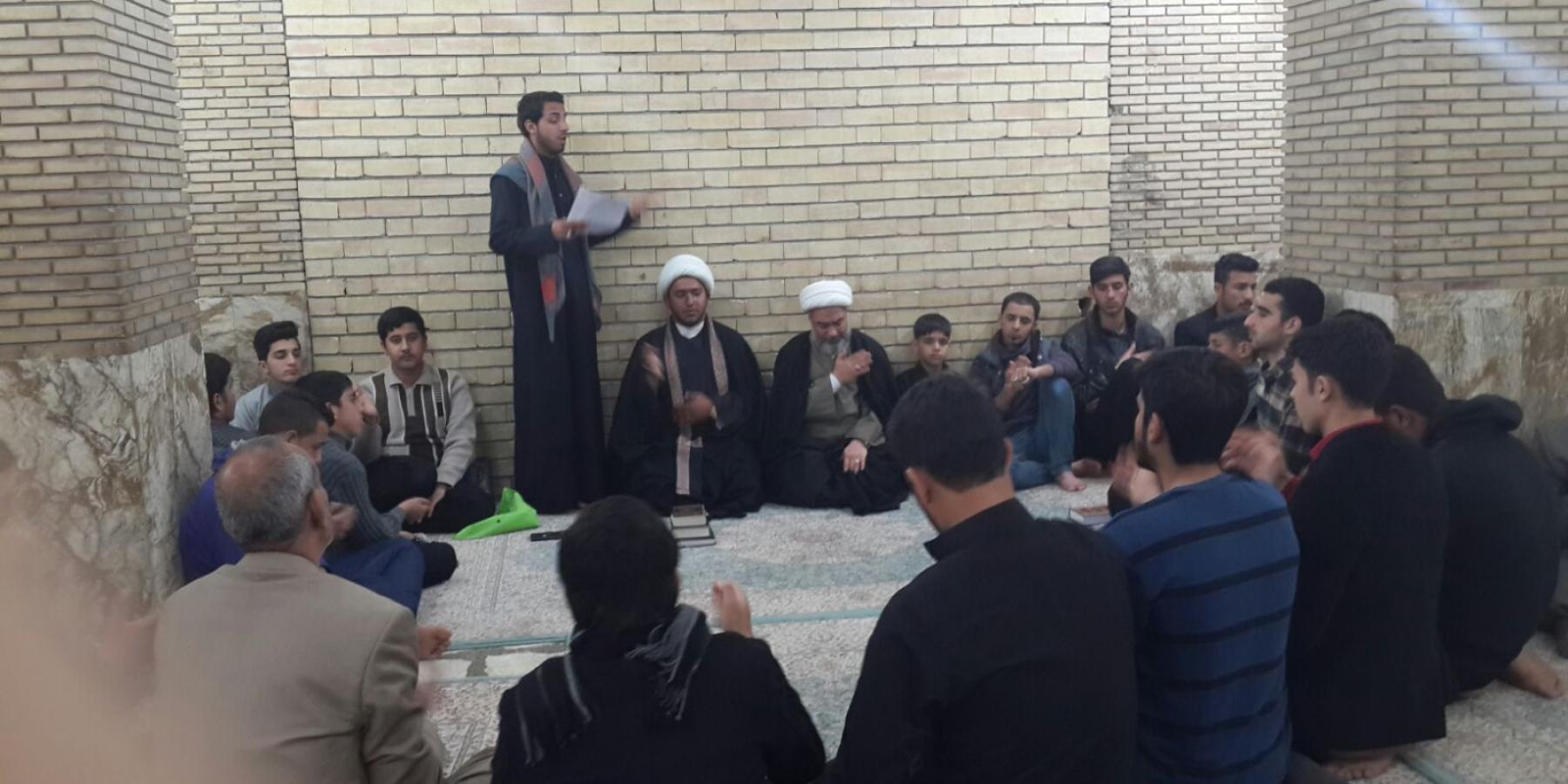 قسم الشؤون الدينية في العتبة العلوية المقدسة ينفّذ برنامجاً عقائدياً توجيهياً لشريحة الشباب في مسجد السهلة المعظم