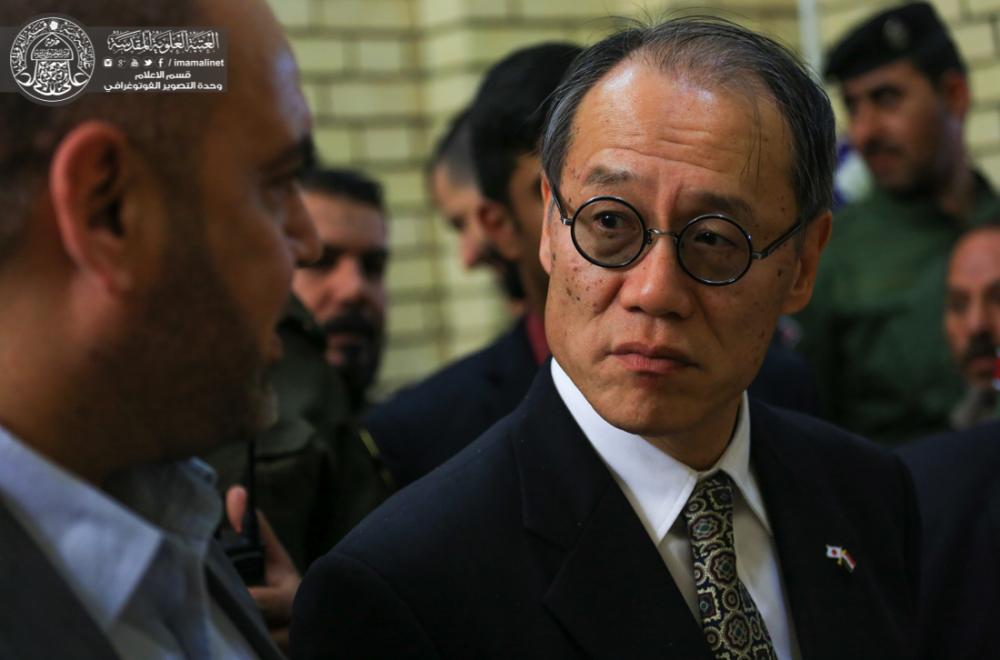 السفير الياباني في العراق: تشرفت بزيارة مرقد الإمام علي بن أبي طالب