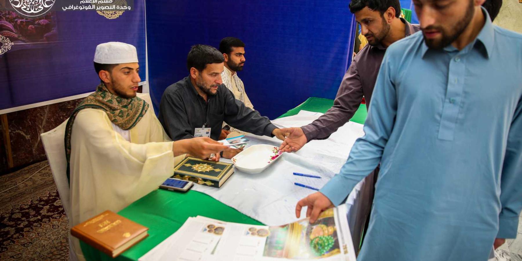جناح العتبة العلوية المقدسة في مهرجان نسيم كربلاء بالعاصمة الباكستانية يشهد توافدا كبيرا من قبل الزائرين