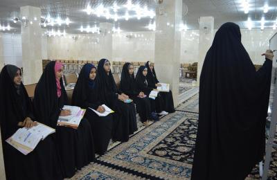 القسم النسوي يقيم دورات تقوية لطالبات السادس الابتدائي من بنات المنتسبات والمتطوعات العتبة المقدسة