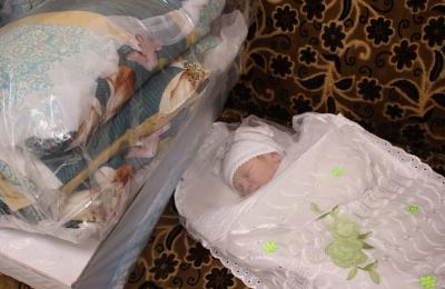  العتبة العلوية المقدسة تقدم الهدايا للمواليد الجدد بمناسبة ولادة الأقمار المحمدية