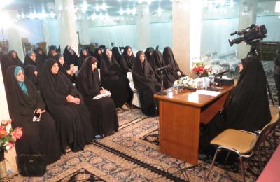 شعبة العلاقات النسوية في العتبة العلوية تقيم ندوة الأسرة القرآنية