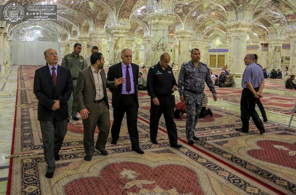 السفير الفلسطيني في العراق يتشرف بزيارة مرقد أمير المؤمنين (ع) 