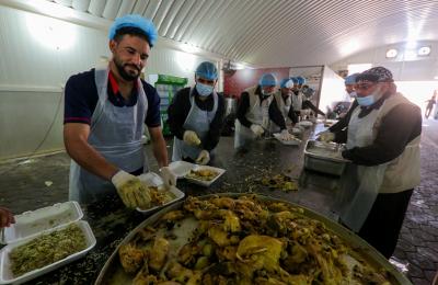 مضيف الزائرين يبادر إلى توزيع أكثر من 65 ألف وجبة يوميا للزائرين بذكرى وفاة النبي الأعظم  محمد (صلى الله عليه وآله)