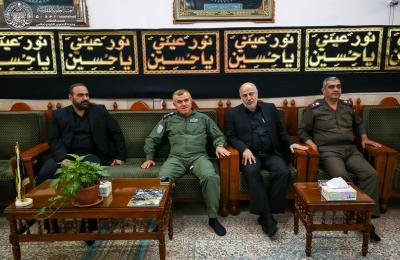 قائد الدفاع الجوي العراقي يتشرف بزيارة مرقد أمير المؤمنين (عليه السلام)